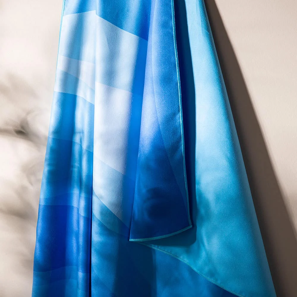 KSP Beachside 'Waves' Microfibre Beach Towel (Blue)