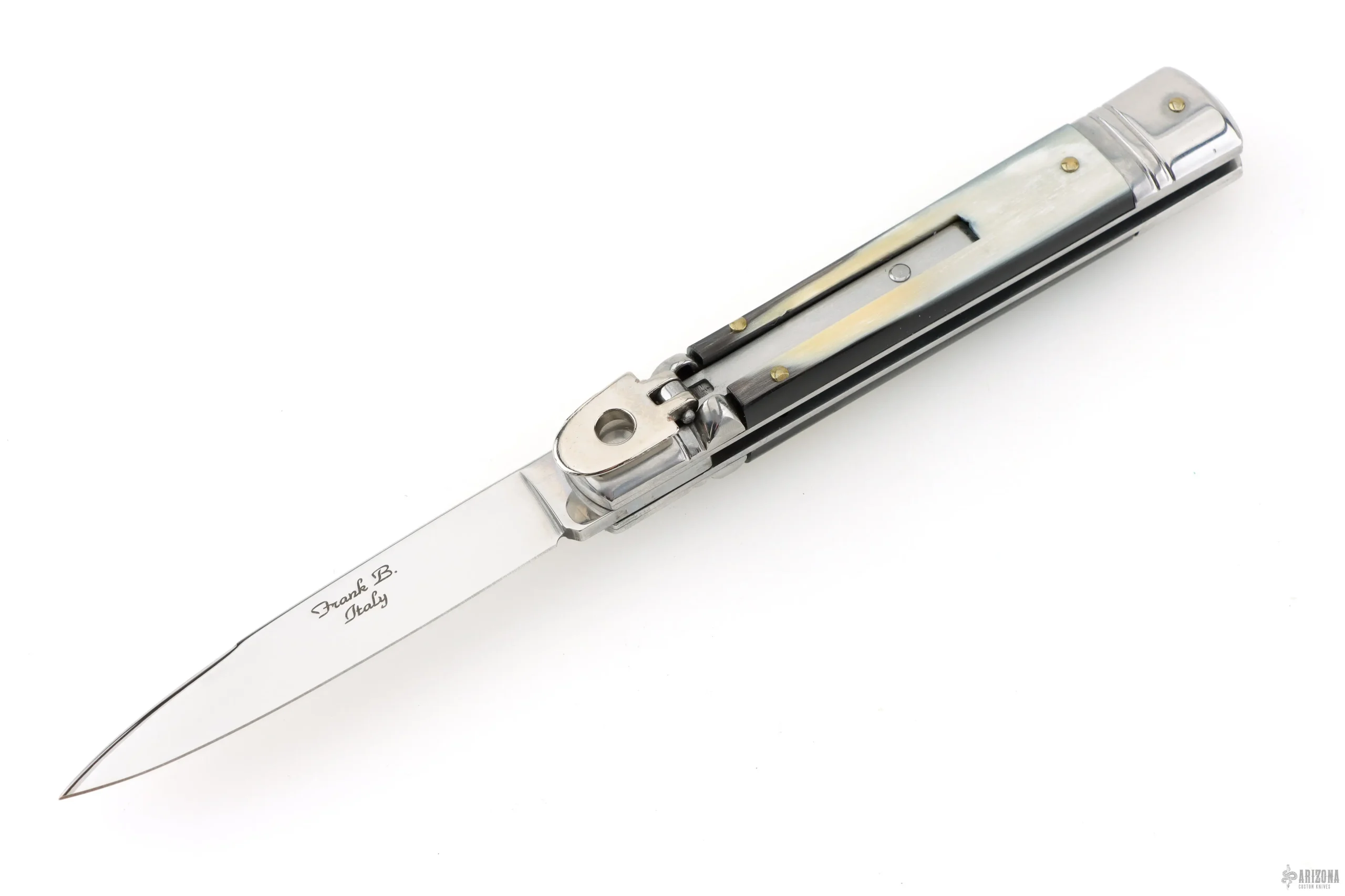 7.75" Lever Lock Auto - Buffalo Horn