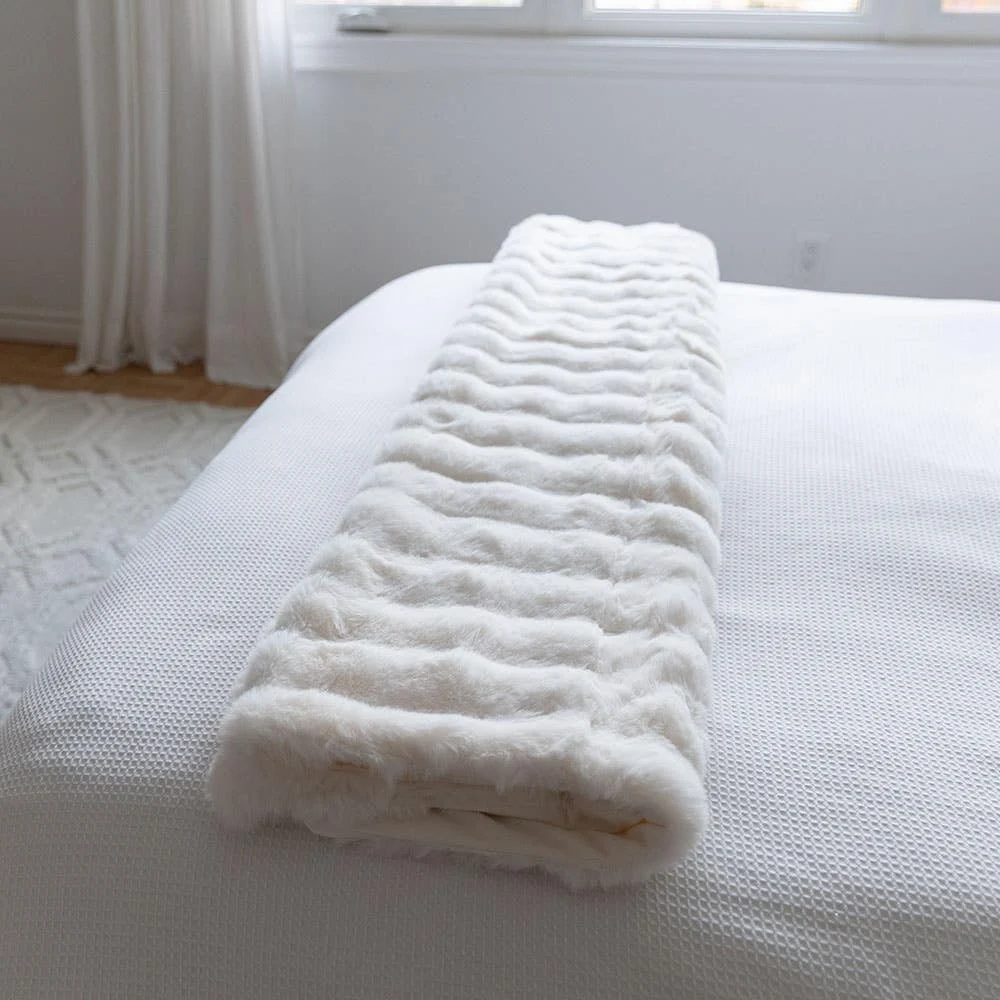 Harman Luxe Sculpted Fur Throw (Cream)