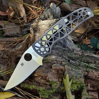 Spyderco Edgerati - 3.57" CPM S30V Satin Plain Blade Gray Anodized Aluminum C266ALP